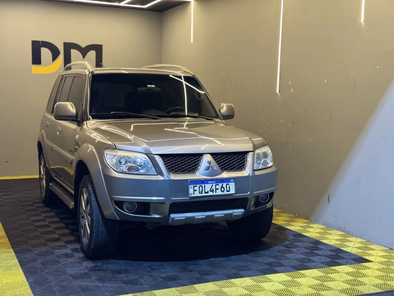 Mitsubishi Pajero Pajero TR4 2.0/ 2.0 Flex 16V 4x4 Aut. 2015