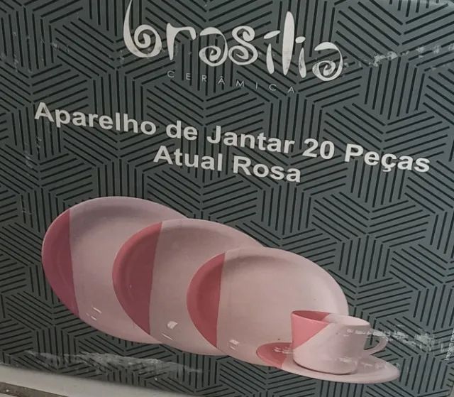 Jogo 4 Xicaras e 4 Pires banco e rosa