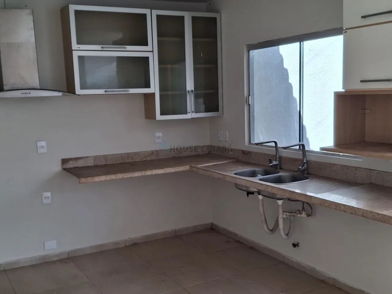 Casa 3 quartos, sendo 2 suítes com closet e sacada - Foto 2