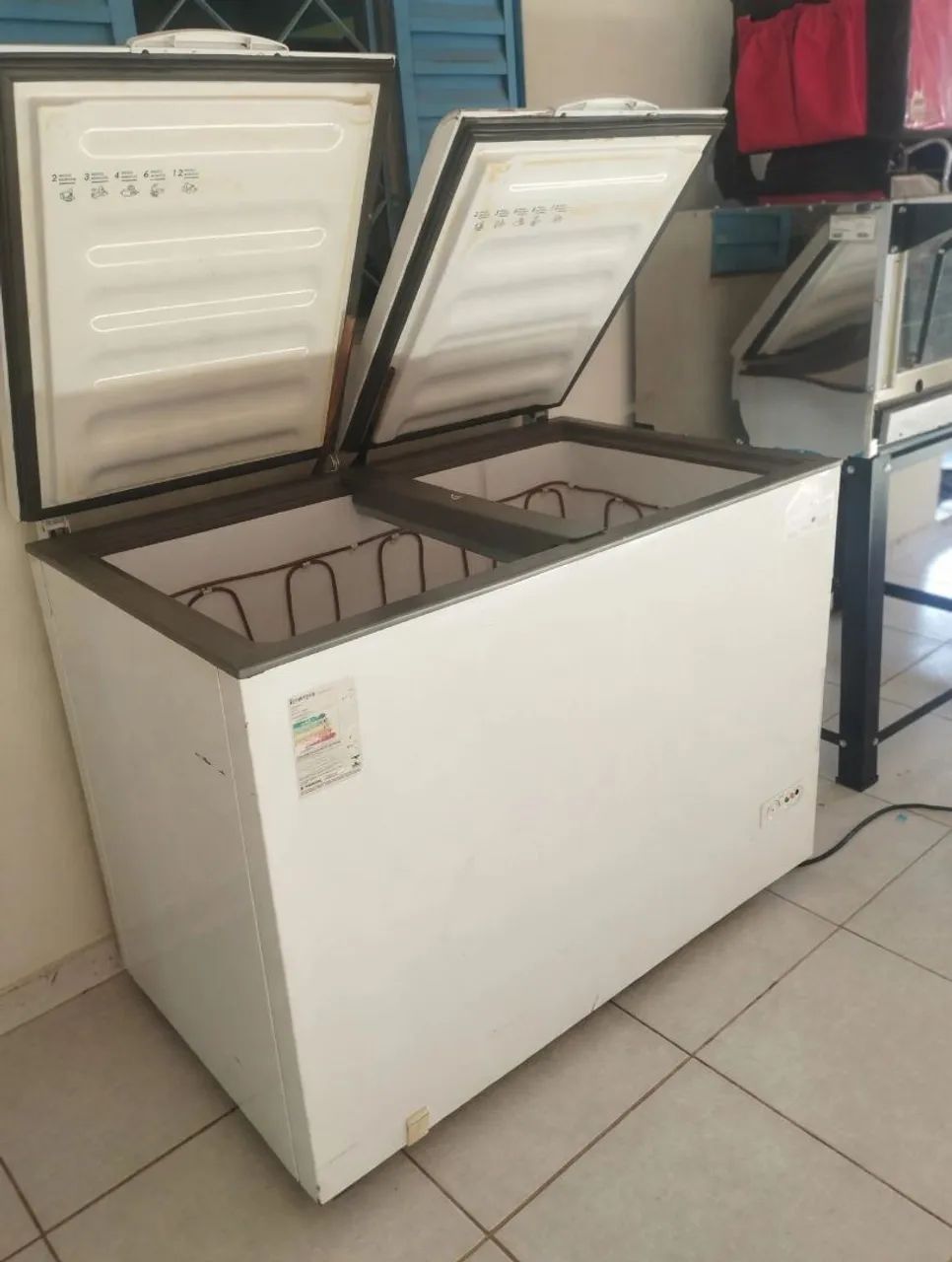 Vendo freezer duas bocas  - Foto 3
