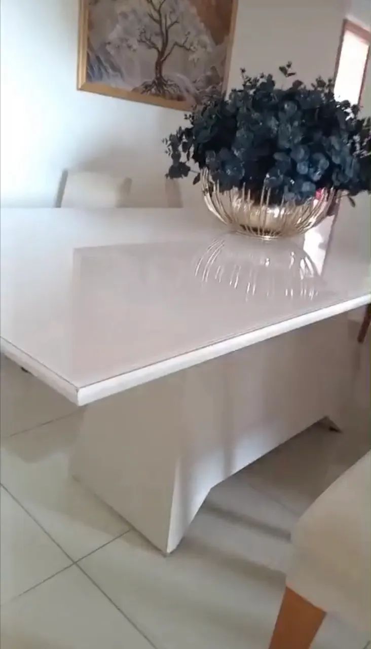 Mesa de Jantar Moderna Bege com Tampo de Vidro 