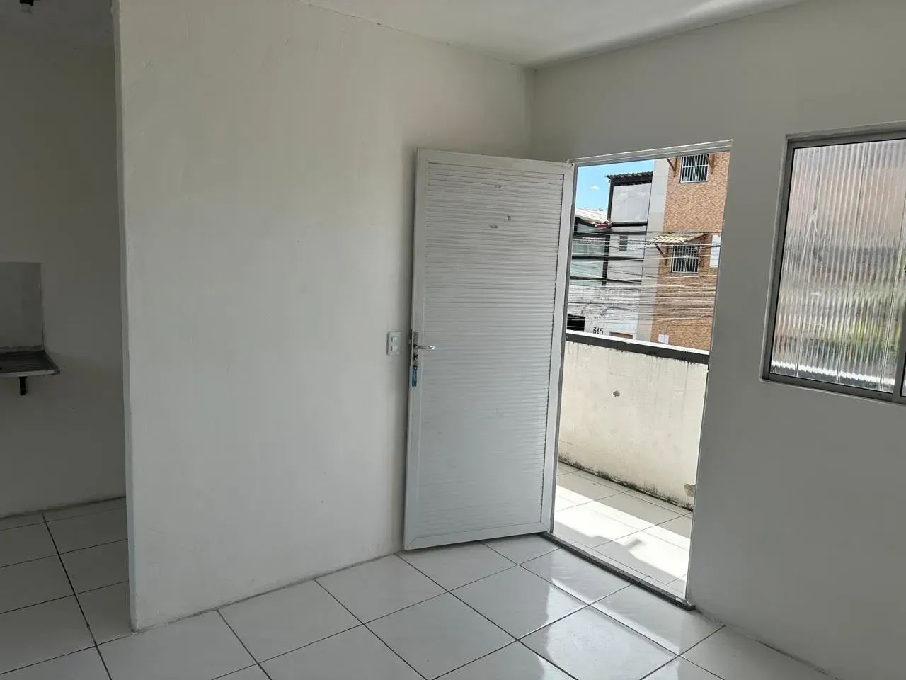 Apartamentos com 30m² para LOCAÇÃO no Montese - Foto 2
