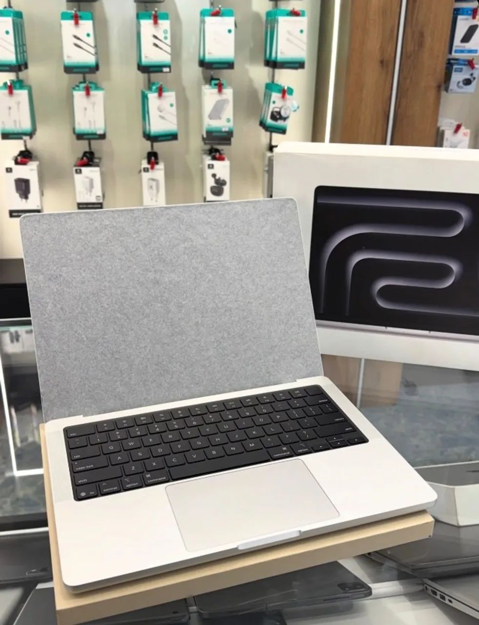 MACBOOK PRO 14-INCH M5 - Notebooks - Mangabeiras, Maceió