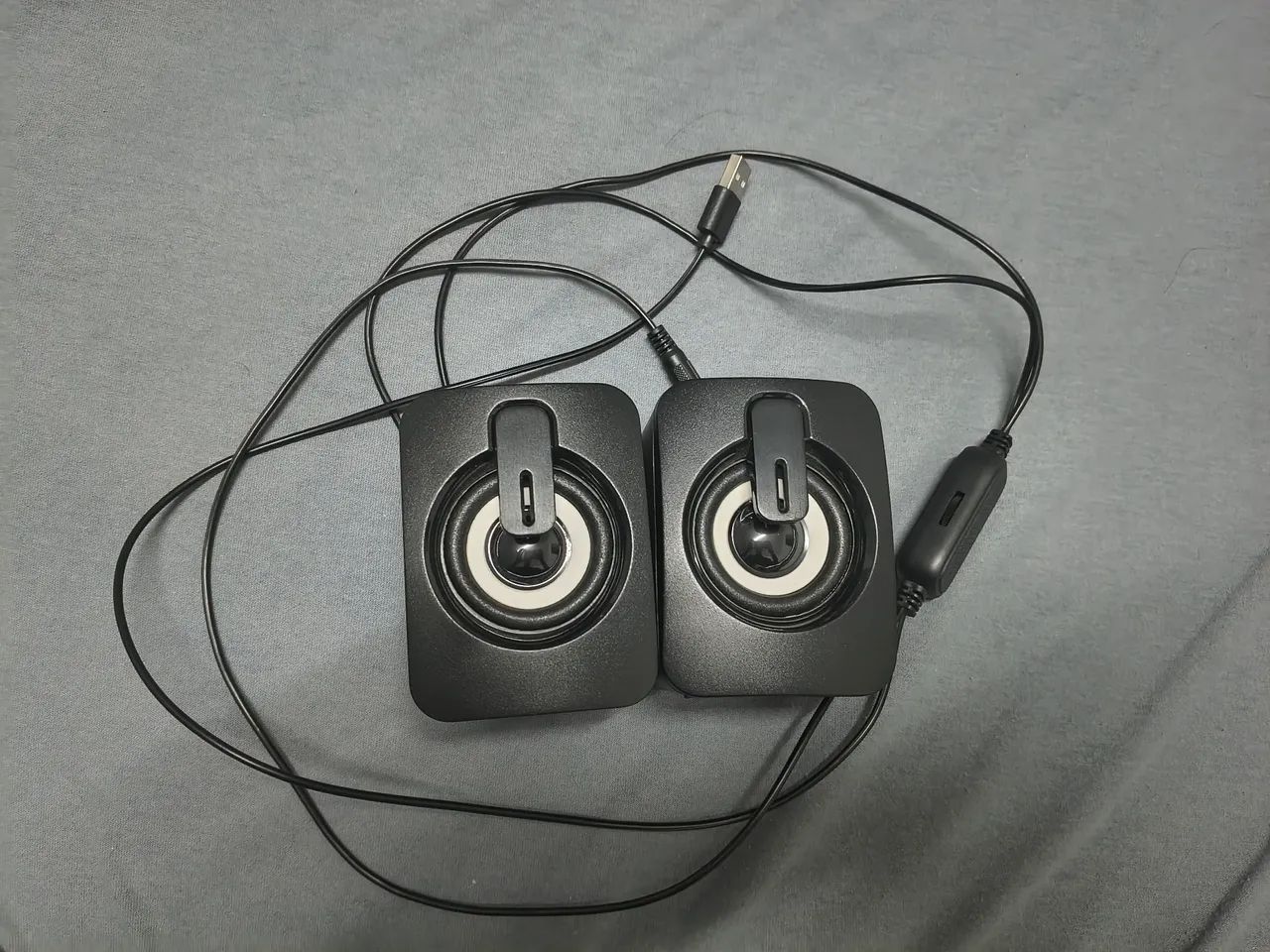 Caixinhas de som com led