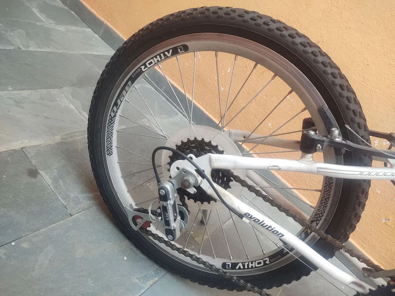 BICICLETA ATHOR EVOLUTION - ARO 20 - 21 MARCHAS<br> <br> Ap - Foto 2