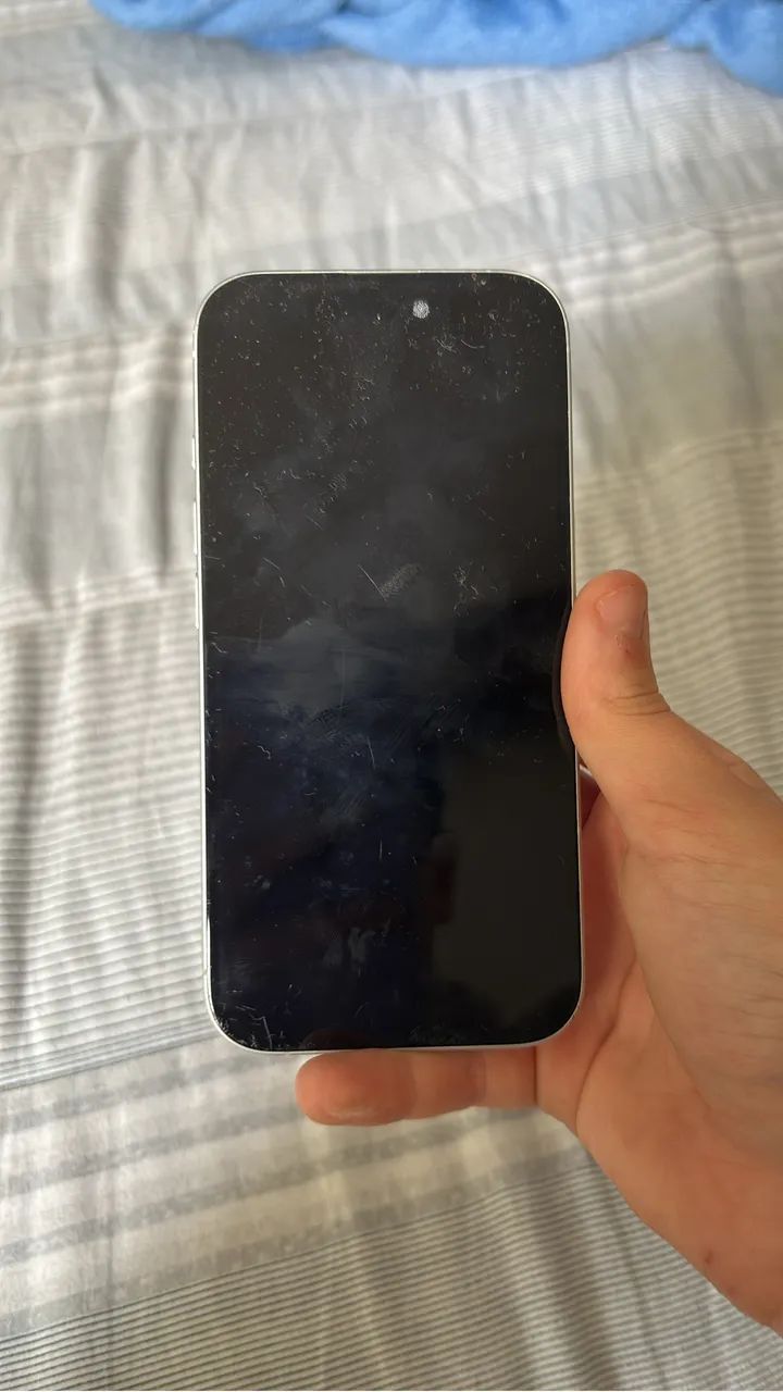 Vendo a iPhone 16 normal 256 gigas 