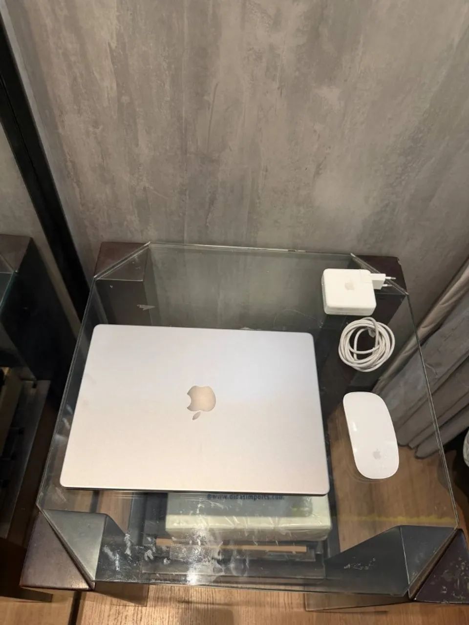 MacBook Pro M1 Pro 14 Pol, 16 GB, 512 SSD + Magic Mouse - Em ate