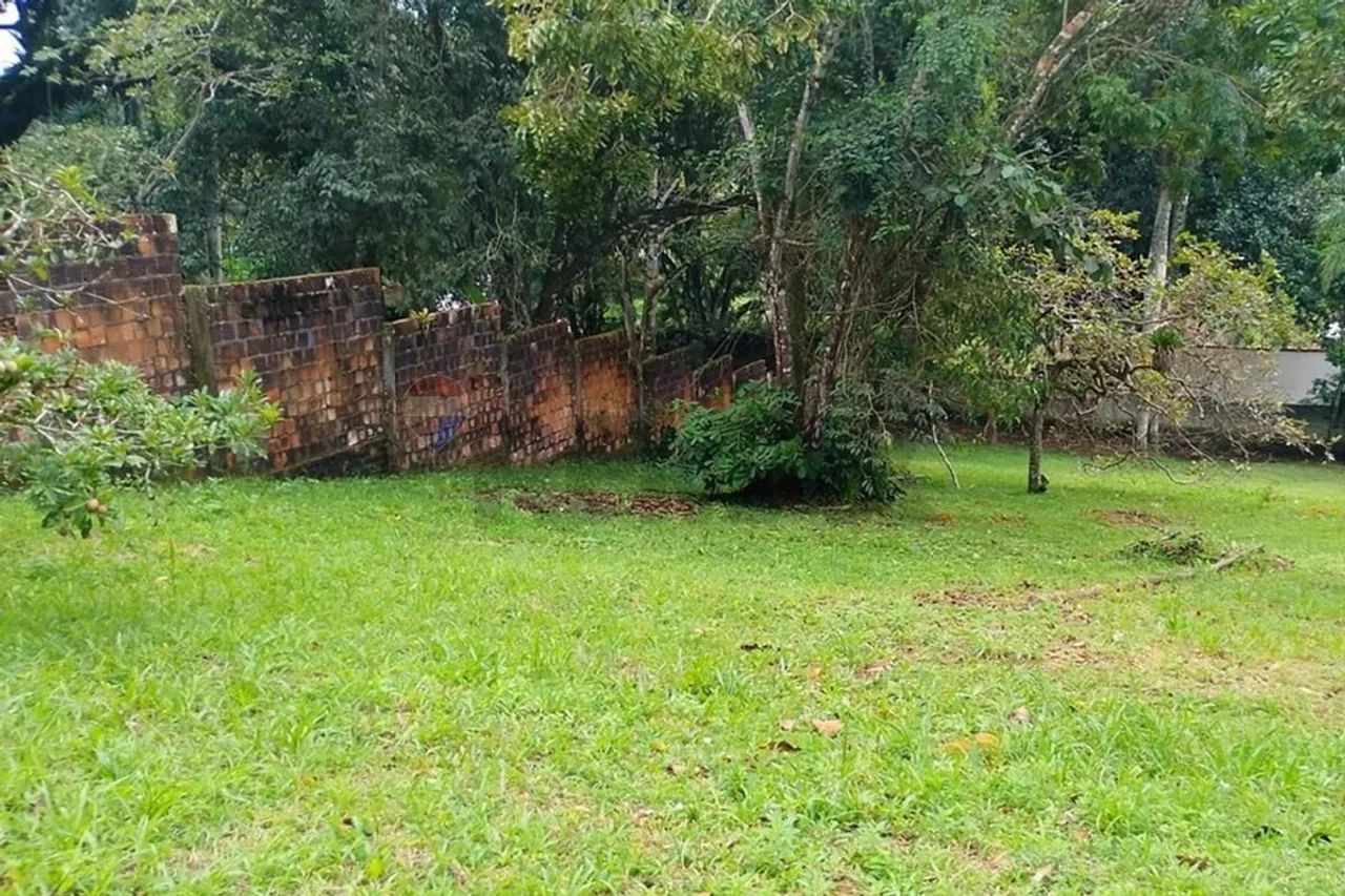 Vende-se terreno em Aldeia