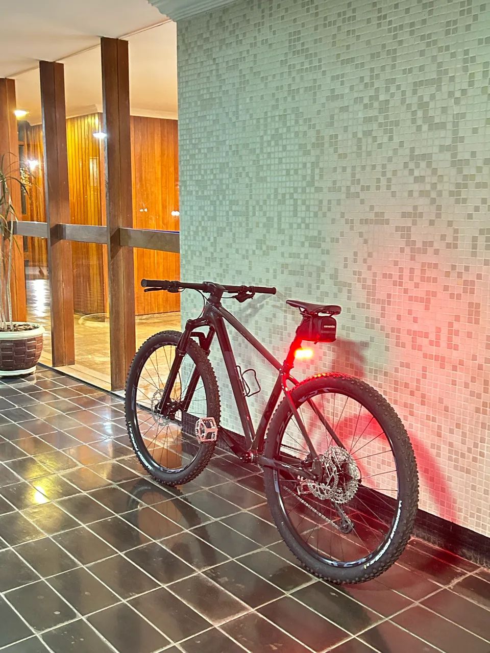 Bicicleta SENSE - Muito Nova.  - Foto 5