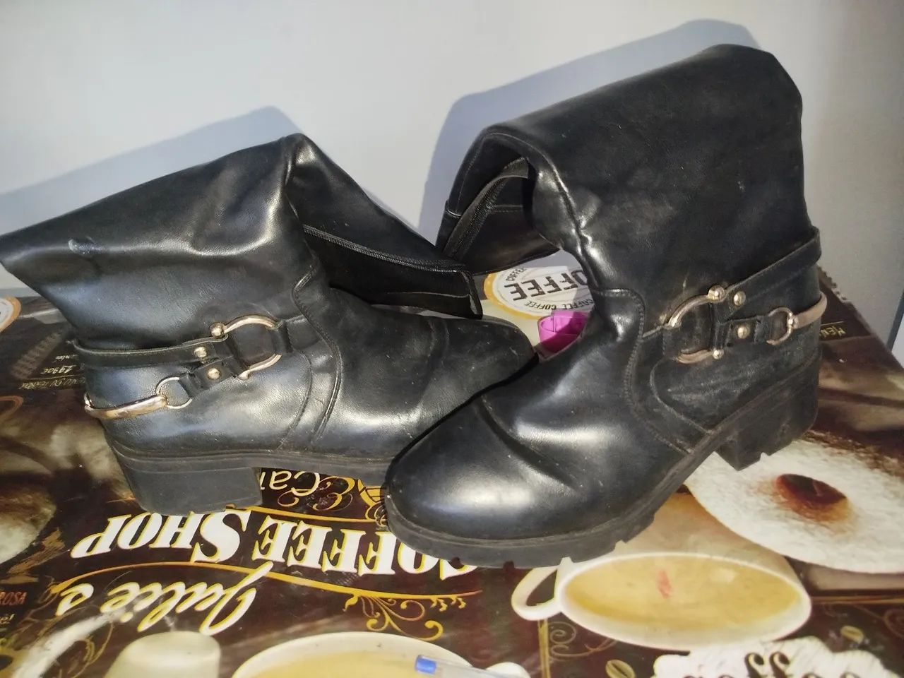 Sandálias, botas, sapatilhas e saltos diversos - Foto 4