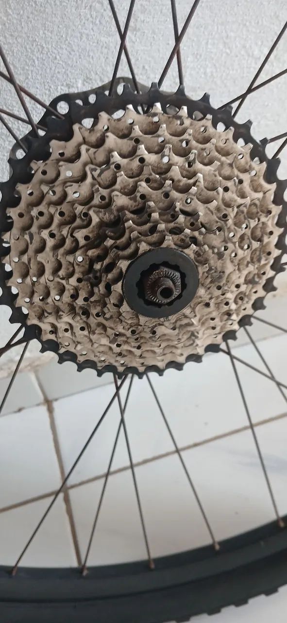 Rodagens com k7 .cubos rolamento. Pneus Pirelli - Foto 2