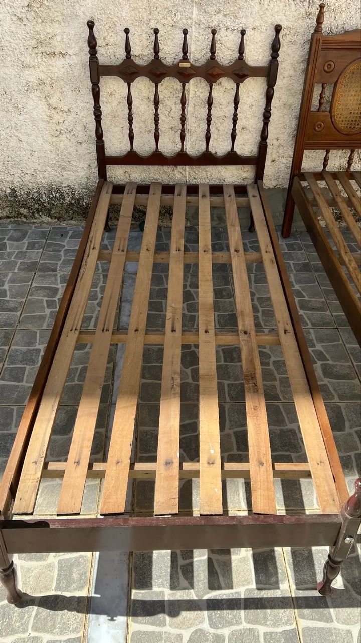 Cama de Solteiro + Colchão 