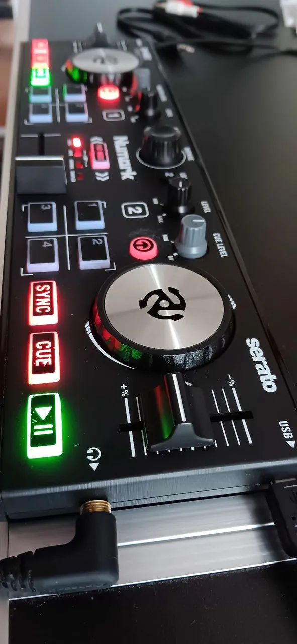 Controladora DJ2GO2 Touch muito nova com Case ! - Foto 2