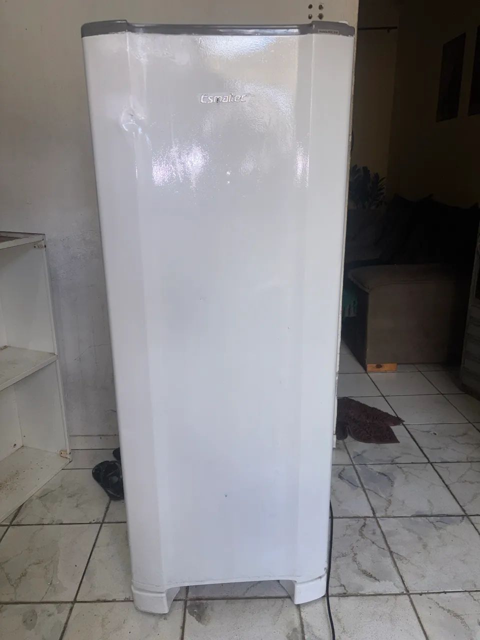 Geladeira esmaltec (Frete grátis)