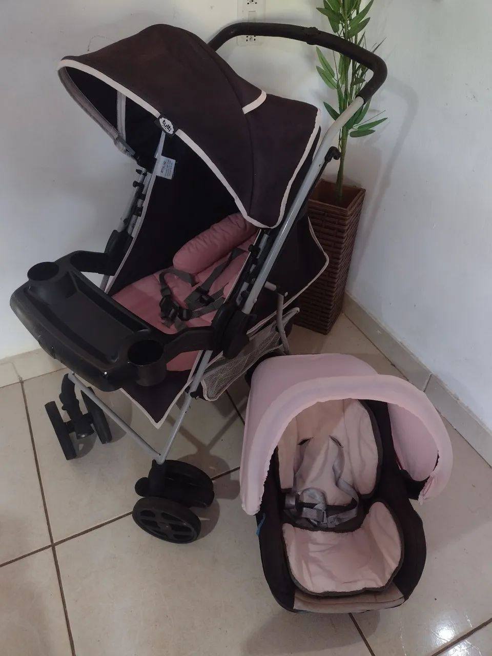 Carrinho com bebê conforto  - Foto 2