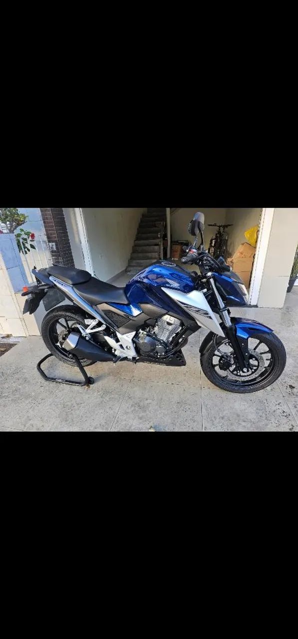 CB 300f Twitter 