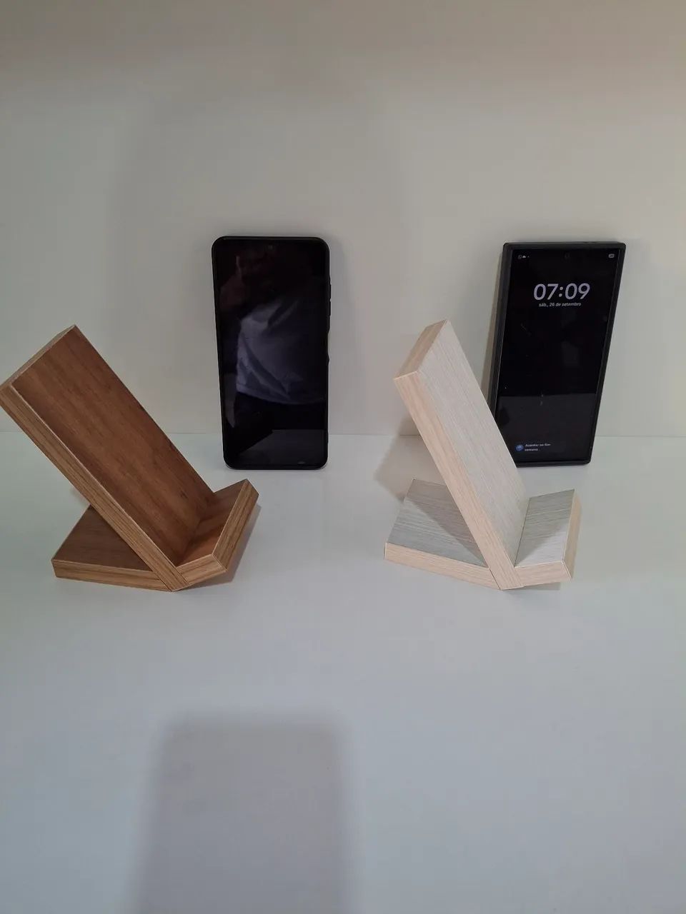 Suporte de Mesa para Celular em MDF  - Foto 4