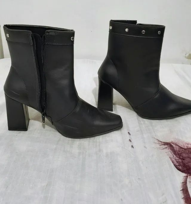 Bota de couro feminina 