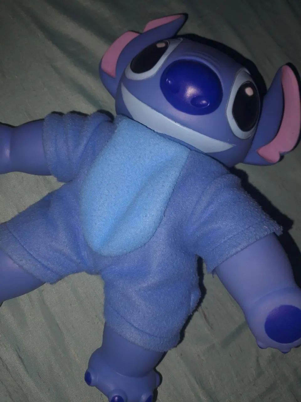 Boneco Stitch novinho com roupinha!