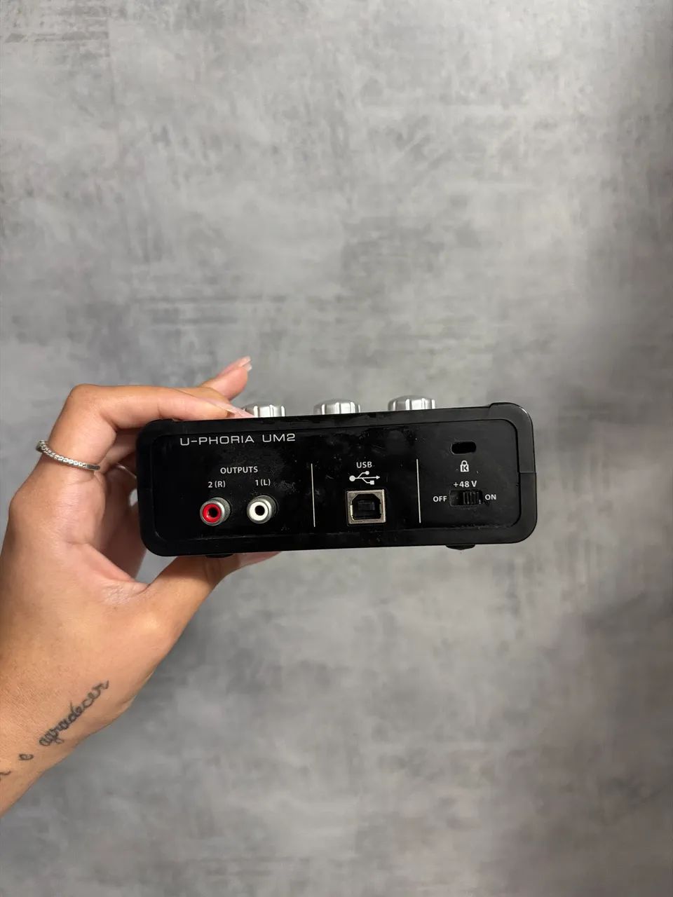Interface de Áudio Behringer U-PHORIA UM2 - Funcionando - Foto 4