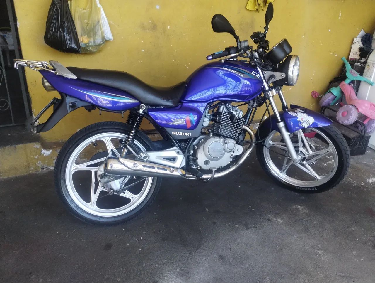 Suzuki YES 125  - Foto 4