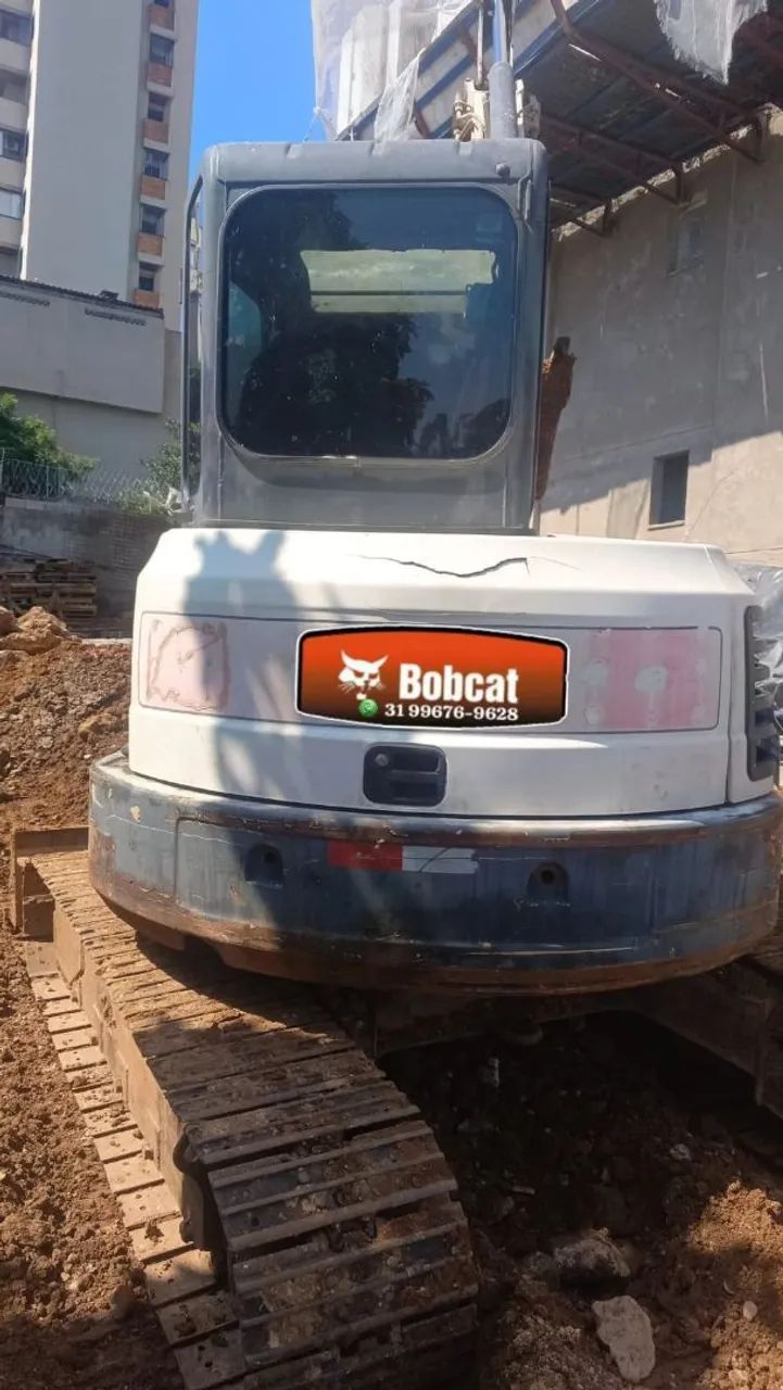 Mini escavadeira Bobcat E50 cabinada e ar condicionado  - Foto 3