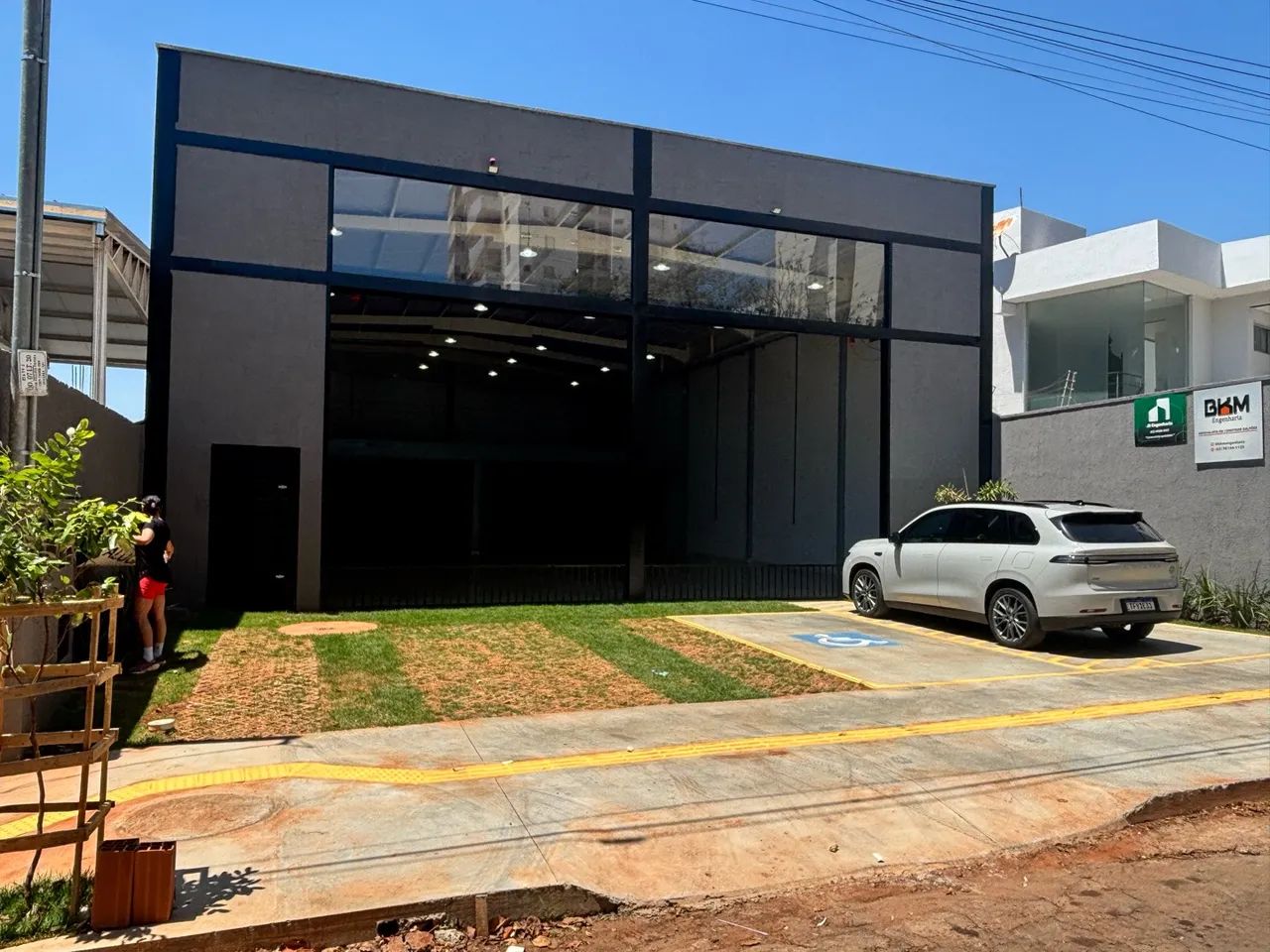 Galpão 480 m², para alugar. Mezanino e subsolo