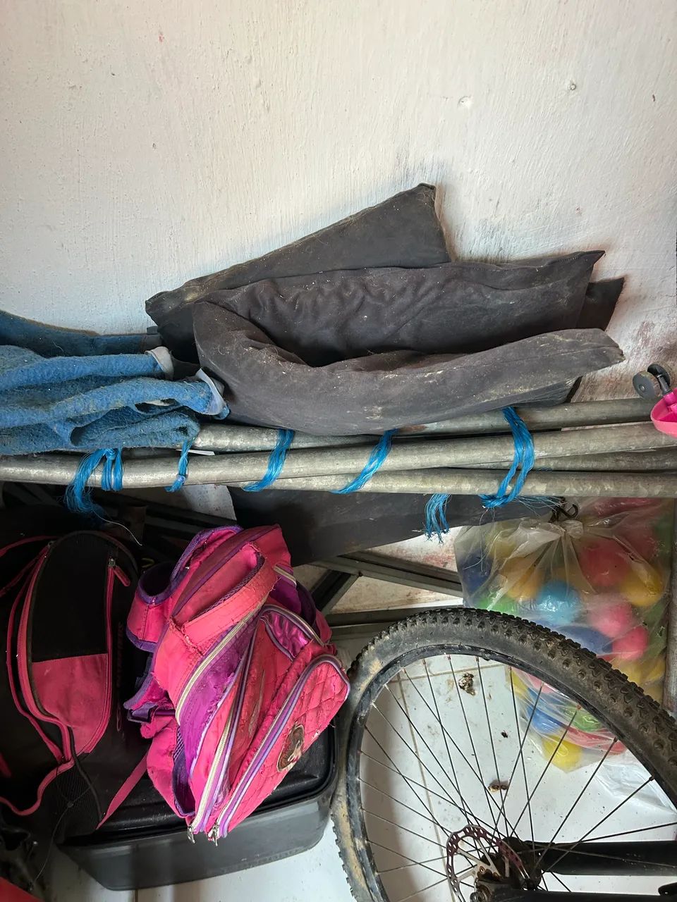 Vendo pula pula e casinha de bolinhas  - Foto 2