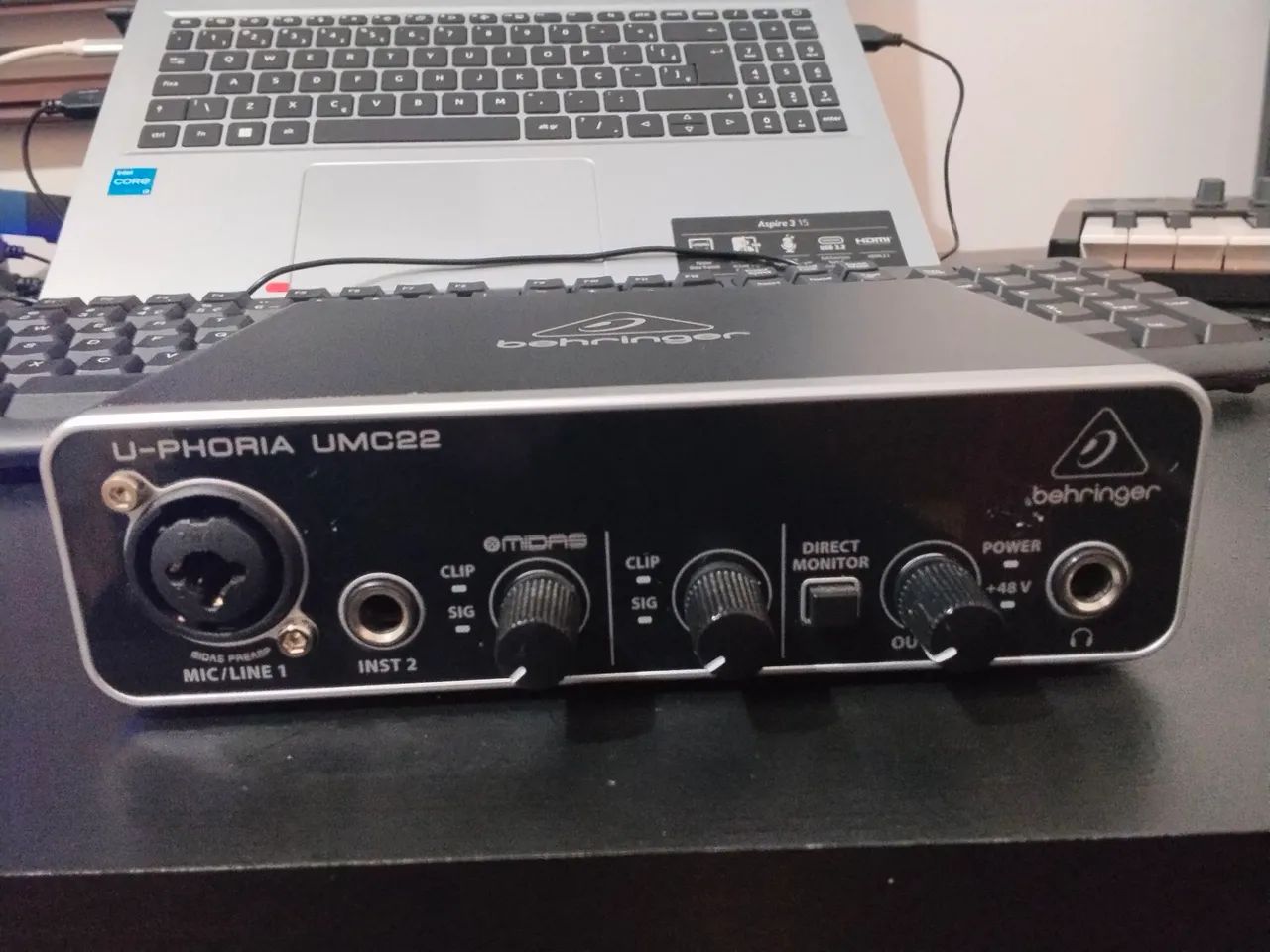 Interface U-Phoria UMC22 Behringer + Cabo USB - Foto 5