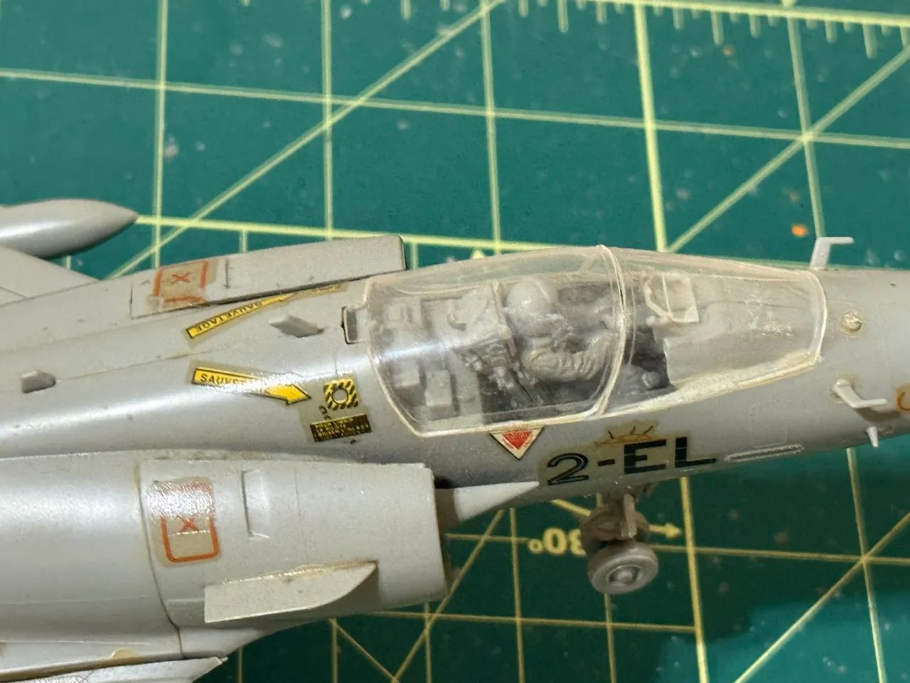 Maquete de avião Mirage 2000C escala 1/48 - montagem em 1991 - Foto 3