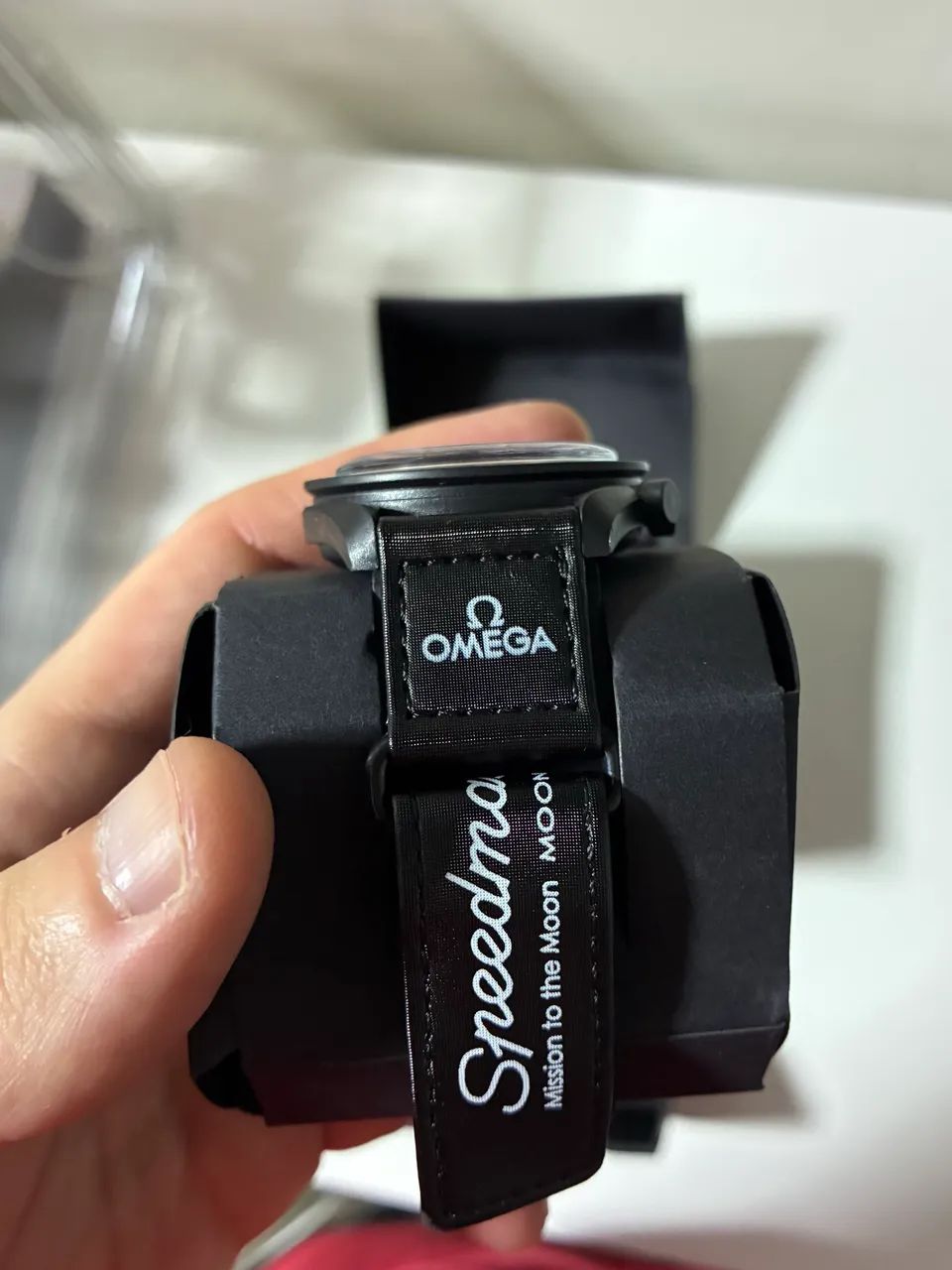 Relógio Swatch x Omega Bioceramic Moonswatch Mission Moonphase Snoopy Black - Foto 5