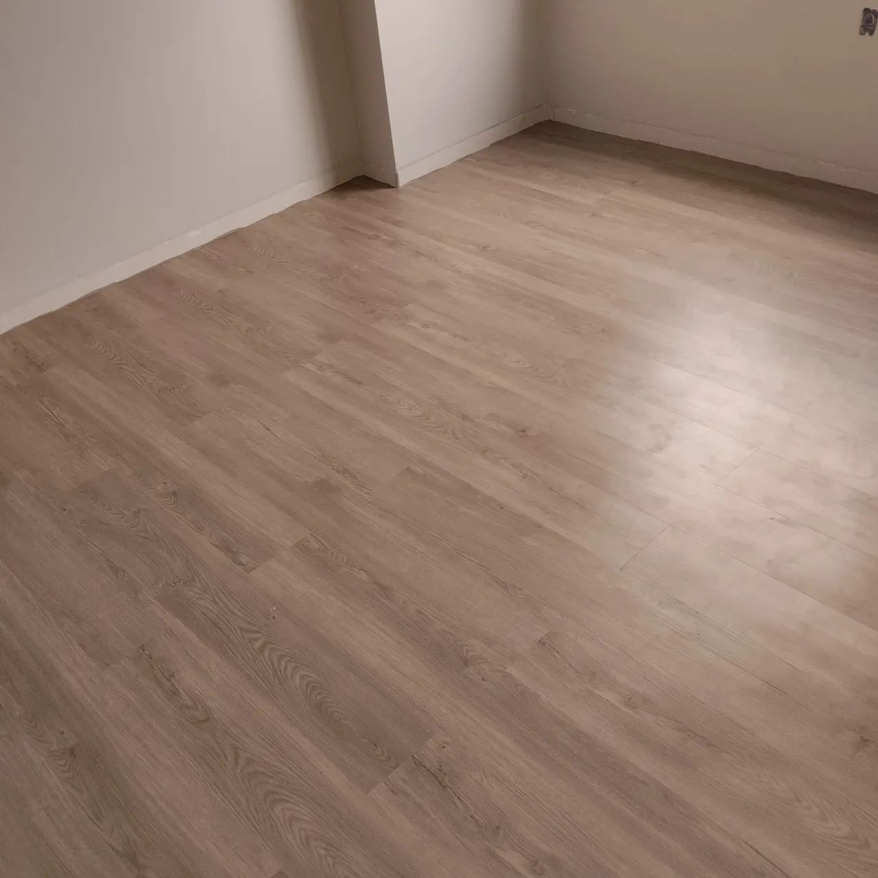 Instalador de pisos vinílicos e laminados - Foto 3