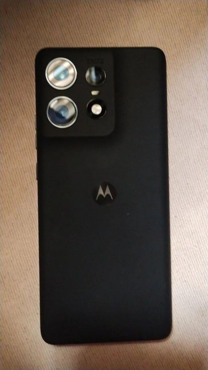 Vendo Motorola Edge pro 50 preto preço camarada