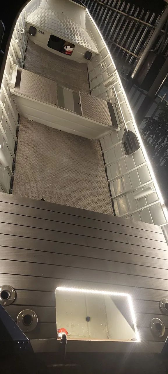 Barco Semichata e Carretinha 