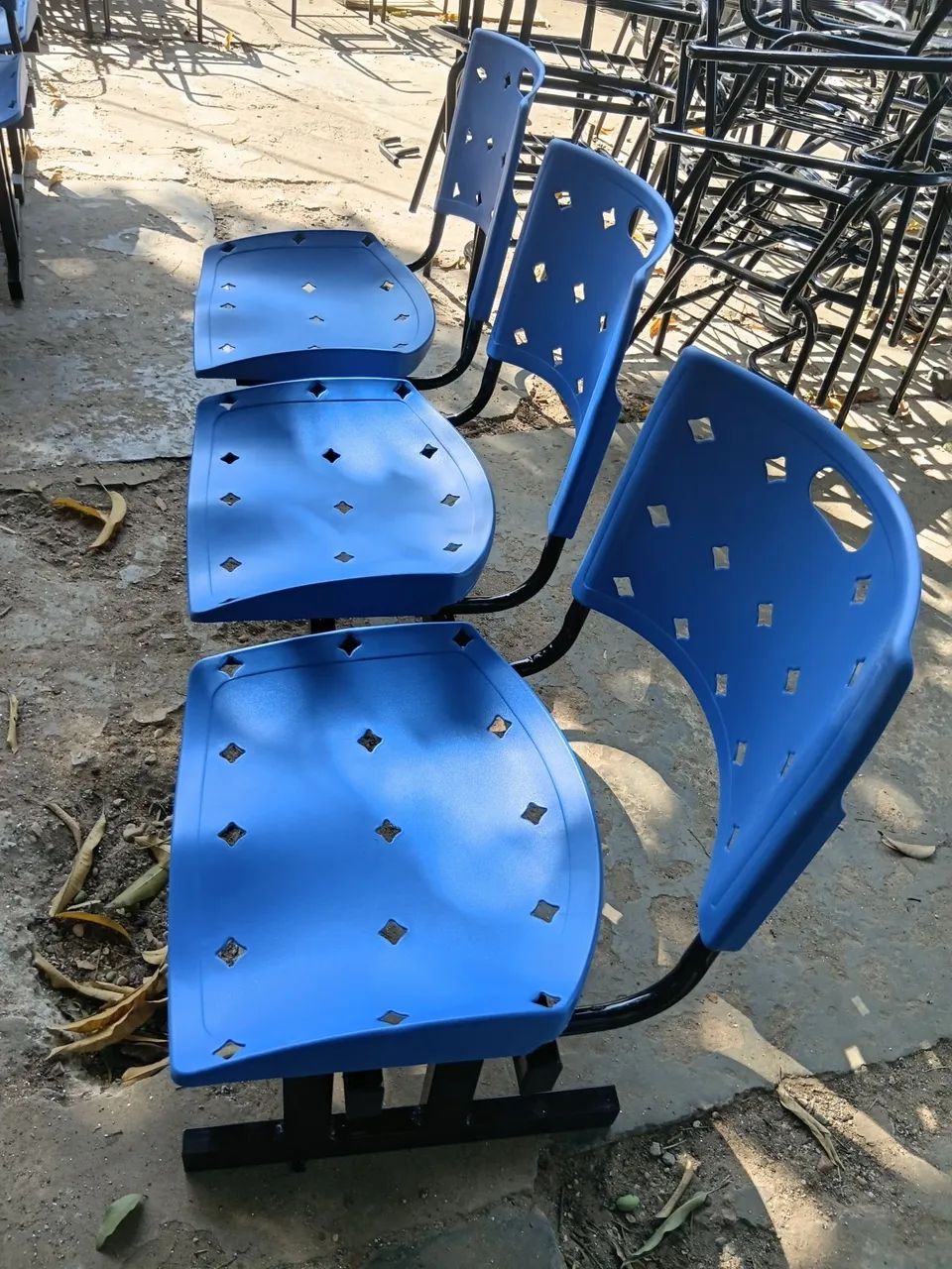 Longarinas três lugares azul plástico  - Foto 2