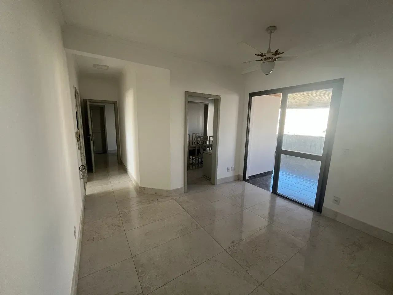Apartamento de 220m ao lado da Praça Popular - Foto 3