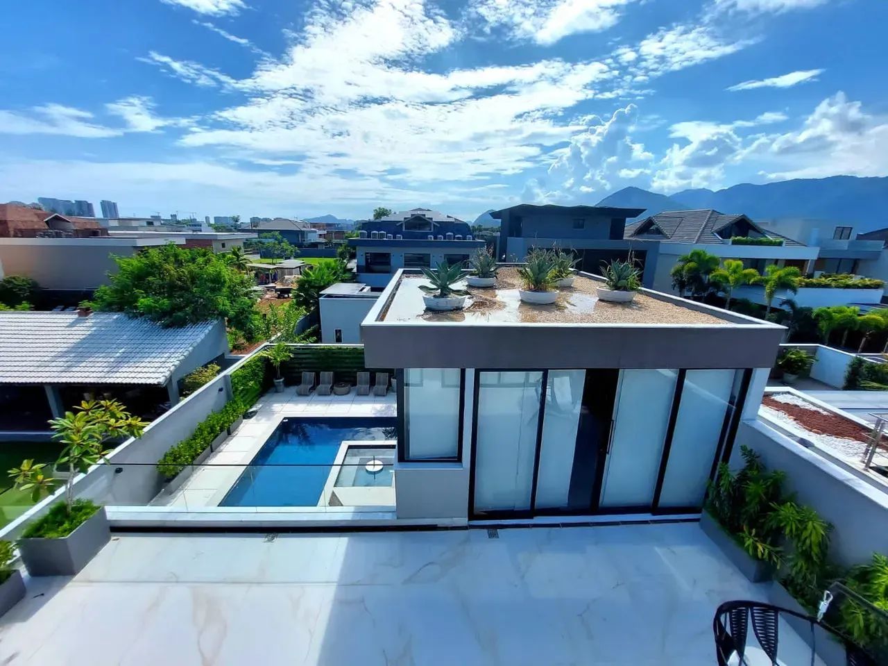 Casa de Condomínio com 5 Suítes | Alphaville Barra | 282m² - Foto 4
