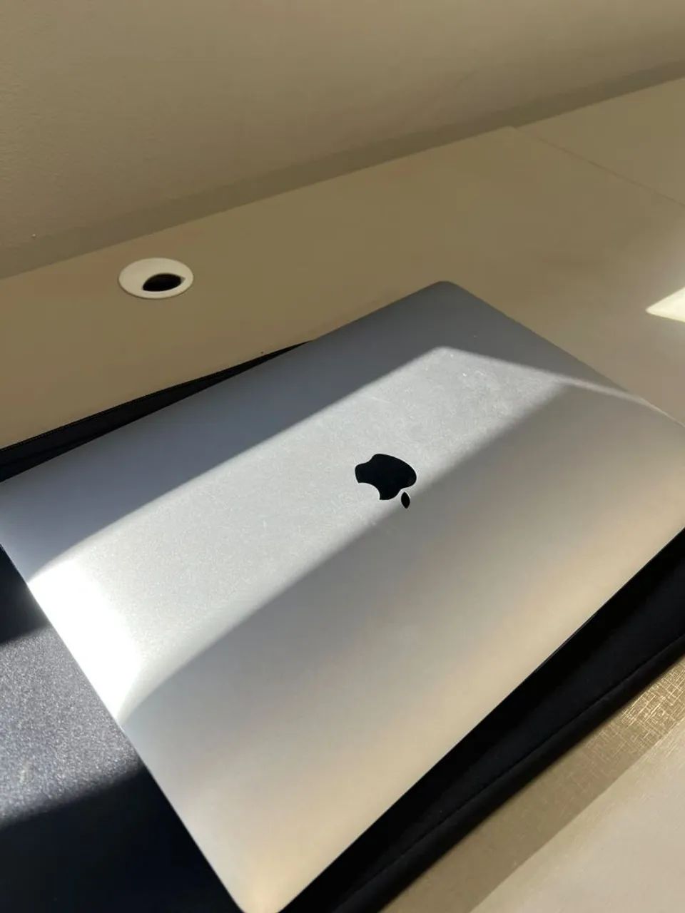MacBook pro 15 2018 touch bar