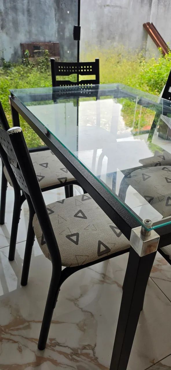 Mesa de vidro Excelente com 6 lugares  - Foto 5