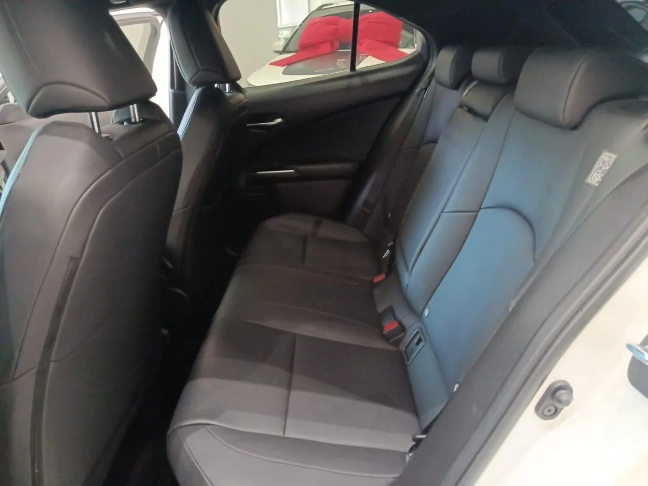 Lexus UX-250h Dynamic 2.0 16V Aut.(hybrid), foto 10 de 16