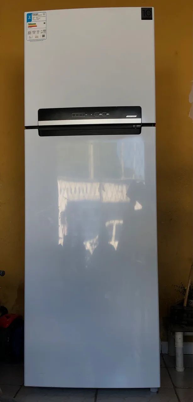 Geladeira Midea