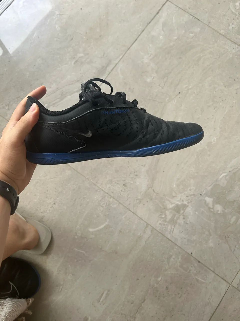 Chuteira Nike Phantom GX Club Futsal TAM 42 - Foto 6