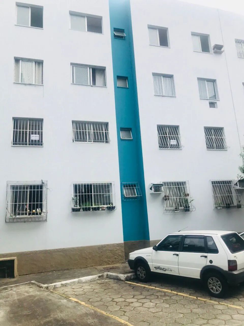 ALUGA-SE APARTAMENTO NA PRAIA DA COSTA