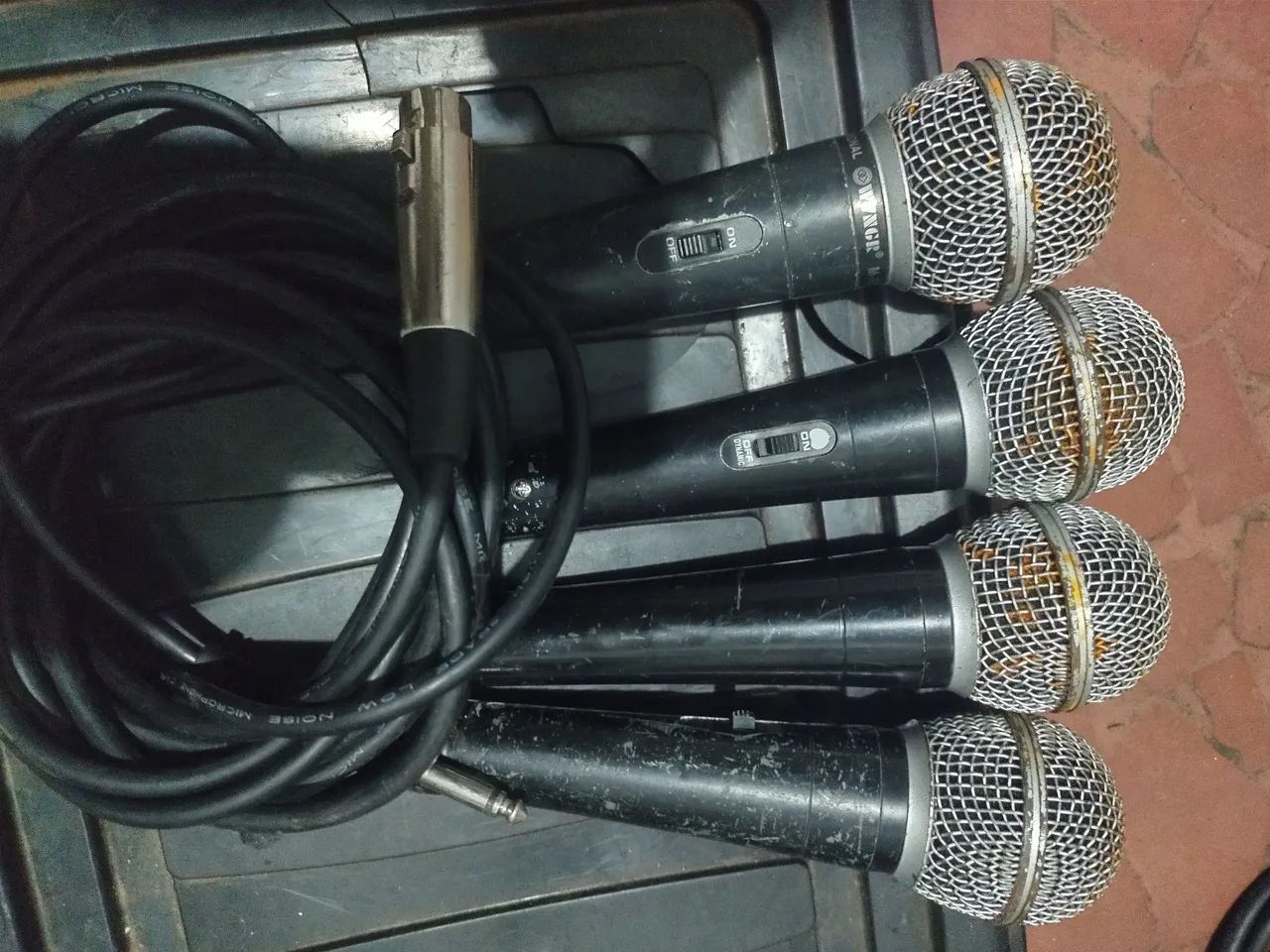 4 Microfones SM 58 Excelentes pra voz banda/igrejas  - Foto 2