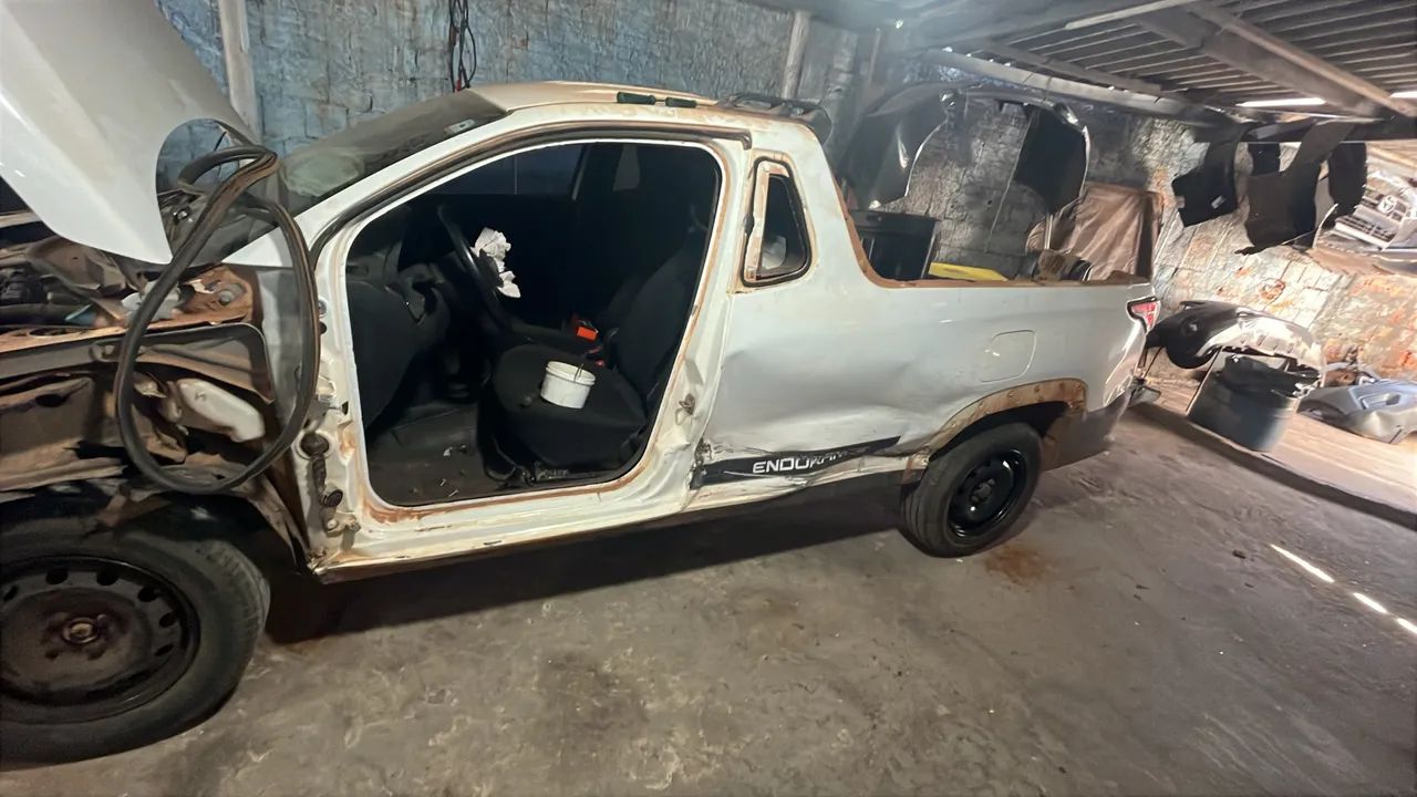 Lanternagem e pinturas.  - Foto 4