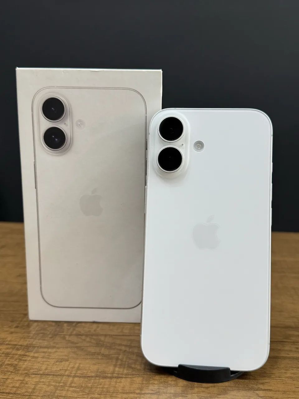 iPhone 16 128gb branco semi novo em excelente estado!!