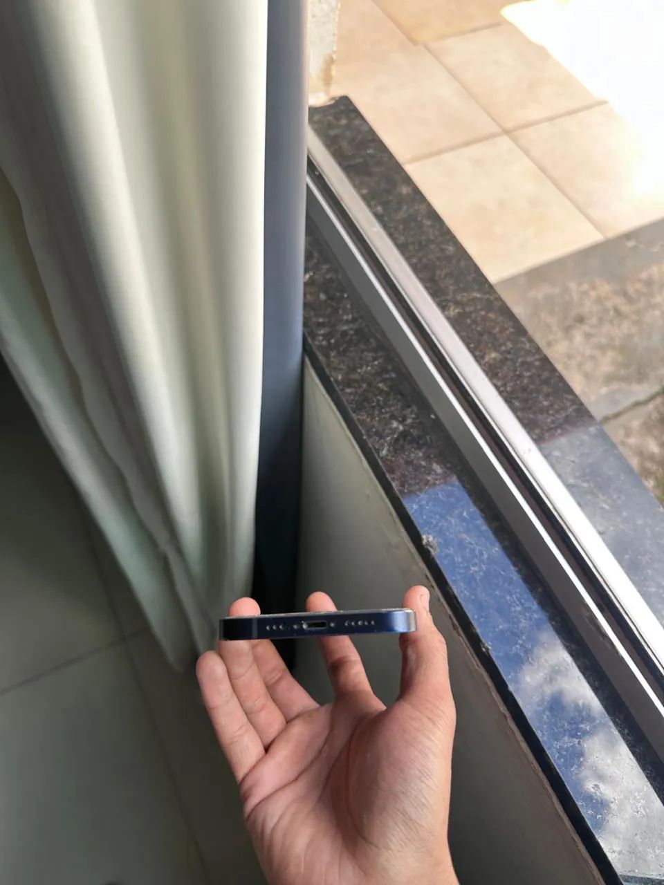 iPhone 12 /64 GB