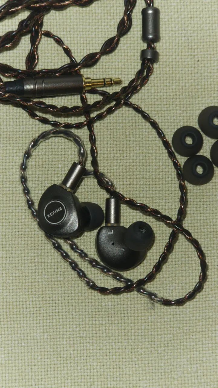 Fone de ouvido Kefine Delci