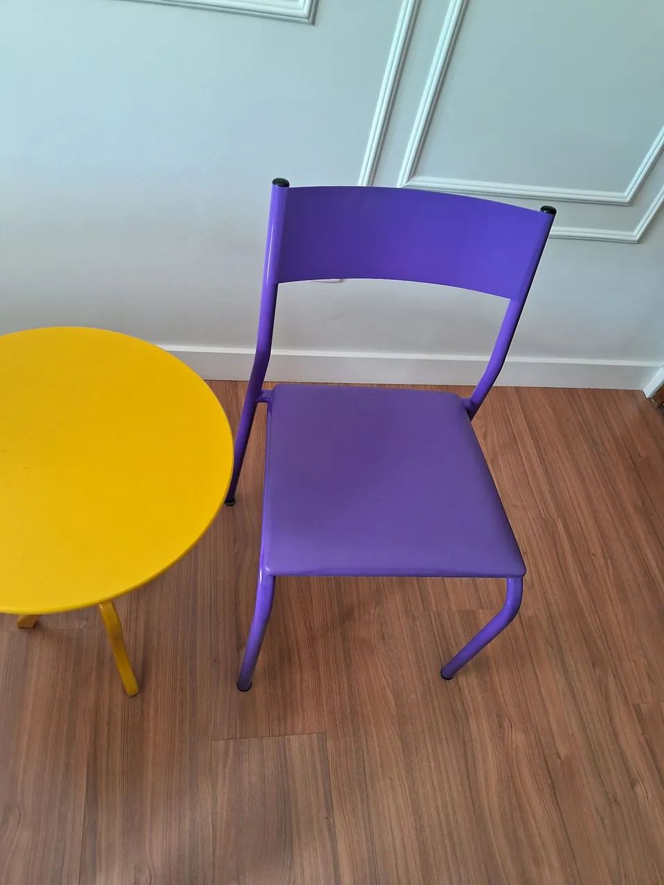Cadeira lilás  / roxa - Foto 2