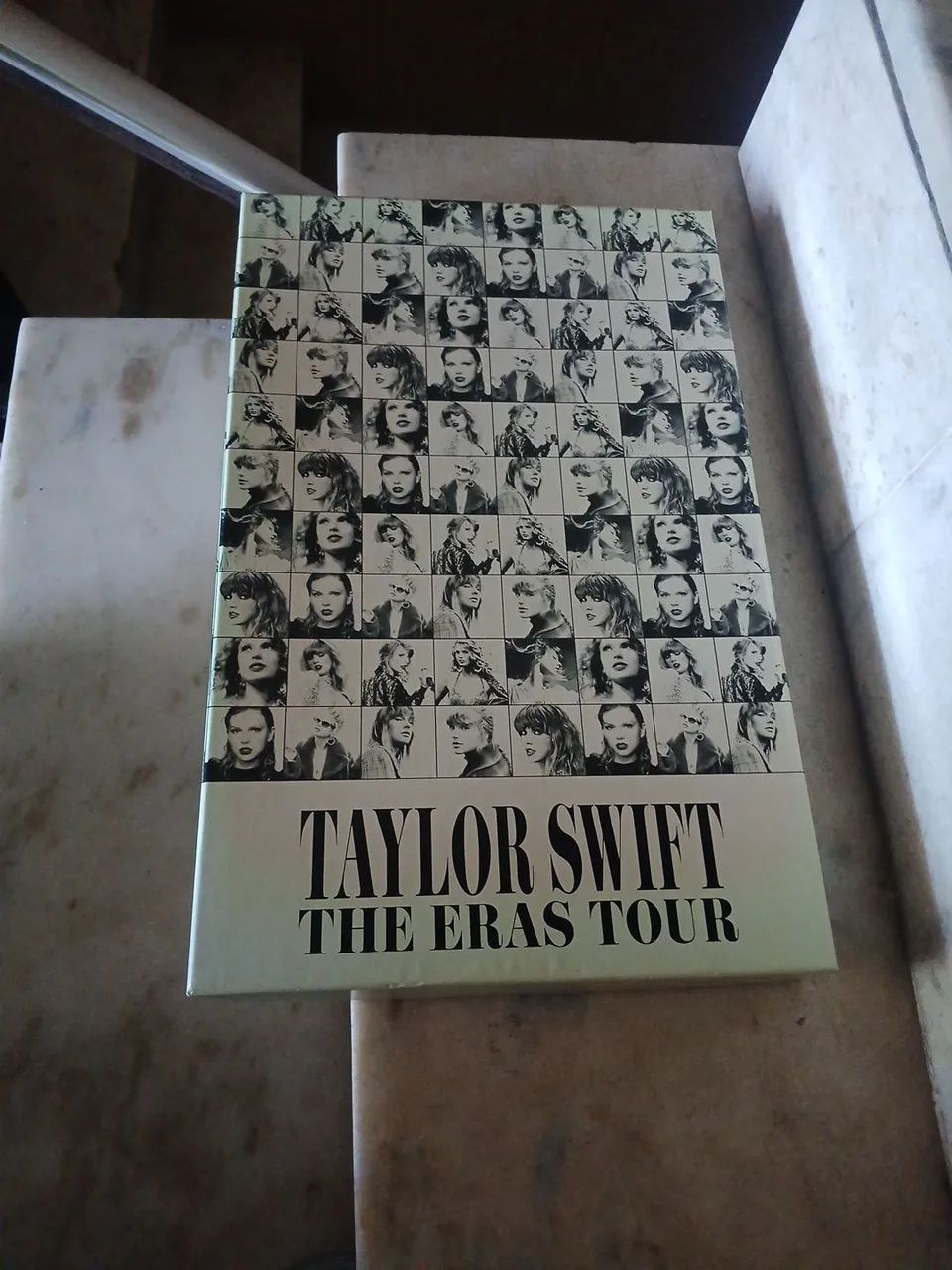 Kit Oficial Taylor Swift The Eras Tour - Caixa Completa (Broche
